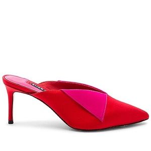 Alice + Olivia | Mareist Cherry & Fuchsia | 8.5